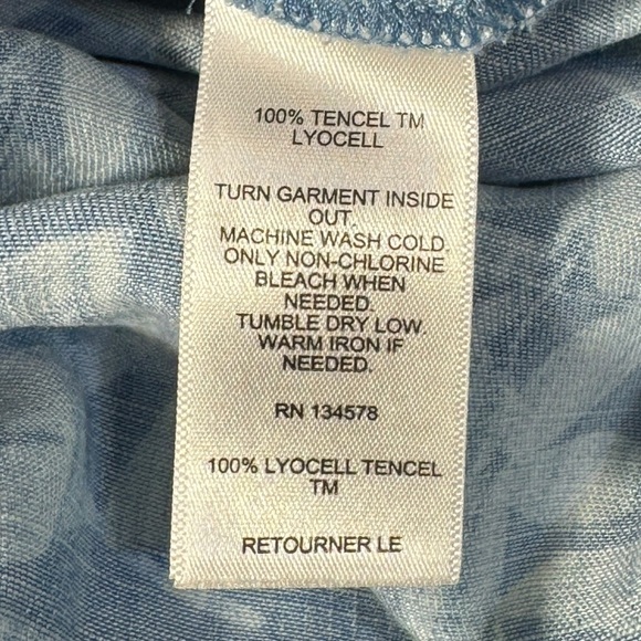 Vineyard Vines Romper Girls M Blue White Floral Chambray Button Elastic Waist - Picture 13 of 14